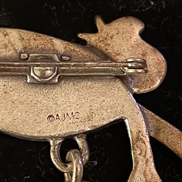 Vintage metal Caw Pin Crescent Moon JJ Jonette the caw brooch collectible - Picture 8 of 9